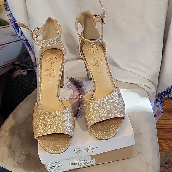 Beautiful Jessica Simpson JS Sherron Heels 👠 size 12 NIB - Picture 2 of 8